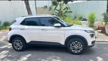 Аренда автомобиля Hyundai Venue в Нячанге