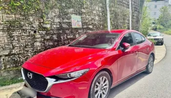 Аренда автомобиля Mazda 3 в Нячанге
