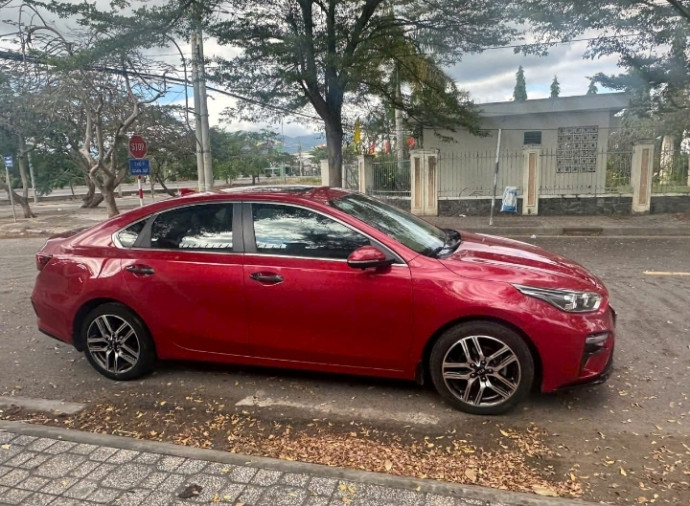 Аренда автомобиля Kia Cerato в Нячанге