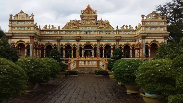 Ch&ugrave;a Vĩnh Tr&agrave;ng - Vinh Trang, the most beautiful pagoda in My Tho city