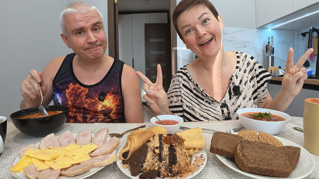 Мукбанг теперь дорога ЗАГРАНИЦУ мне заказана! Обсудили наши ПЛАНЫ на новый ОТПУСК! Семейный обед