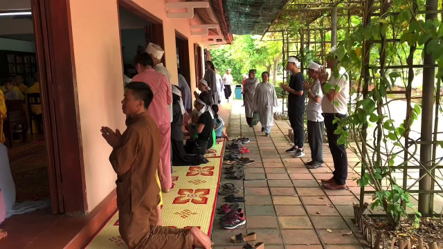 Буддийский движ в Пагоде Тхьегму Хюэ.