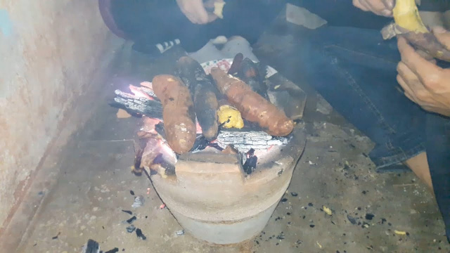 Kỷ niệm KonTum p3 - Khoai nướng v&agrave; đ&ecirc;m đầu ti&ecirc;n "l&agrave;m chuyện ấy"